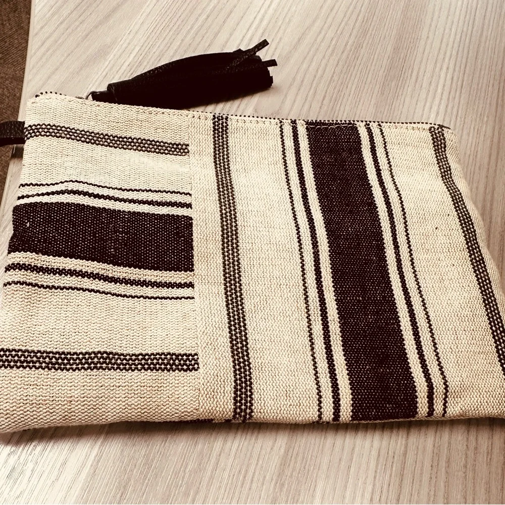 J.Jill Boho Wristlet, Travel, Make Up, Pouch Bag, Small Purse, Handle & Tassel. - Picture 2 of 5